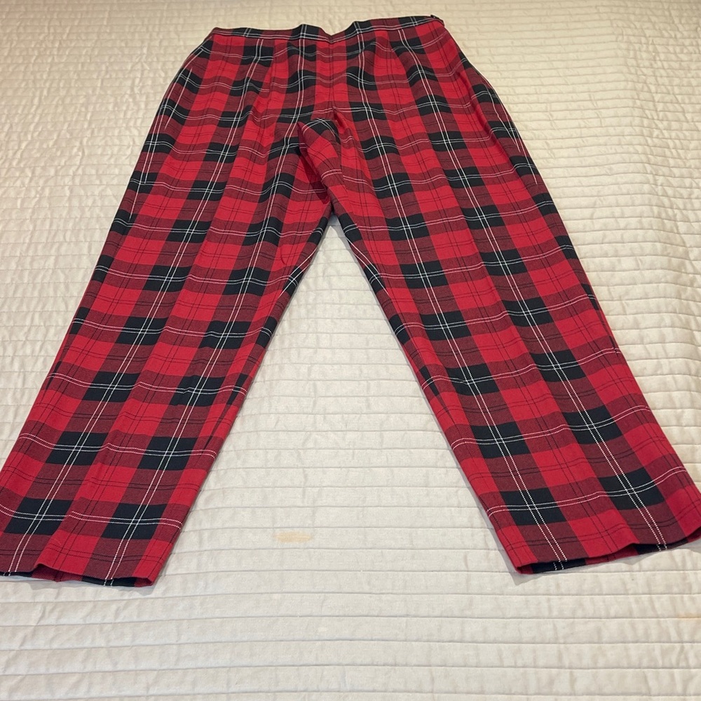 Josephine Chaus SPORT WOMENS SIZE 8 Red and Black Plaid Straight Pants SIDE ZIP